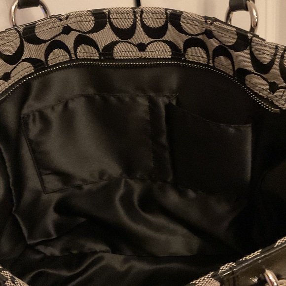 Coach Black and Cream Signature Tote - Picture 6 of 8